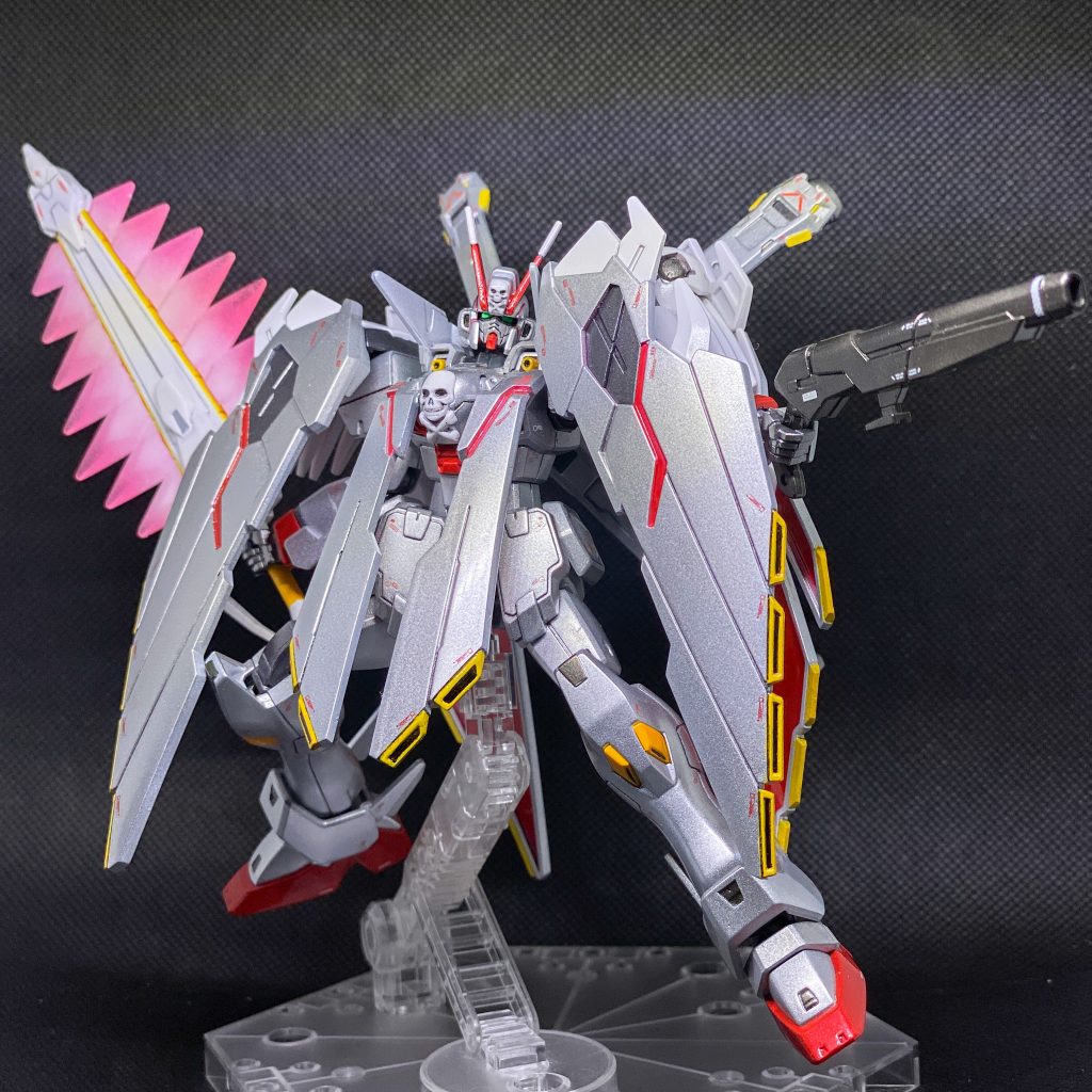 バタフライバスターBガンモードを構えつつ、クジャクバスターモードにてビーム発振。