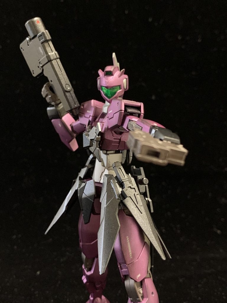 リーオーのビームライフルを持たせて2丁拳銃に。