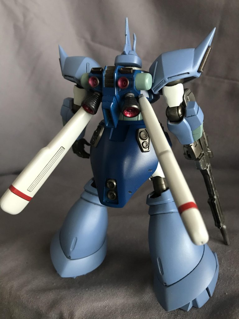 バックパックはマリーネからパクって、もうちょっと早く飛べそうな感じ（笑）に、しました。