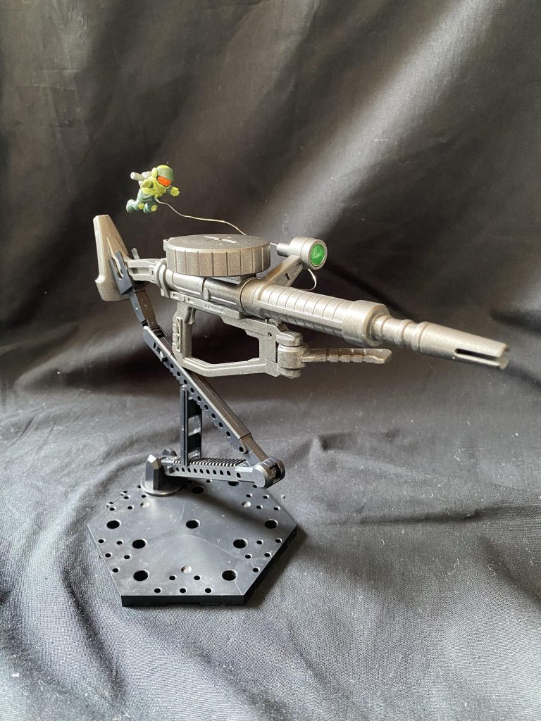 メガサイズ？のザクマシンガンを利用して、レナード上等兵を自作。