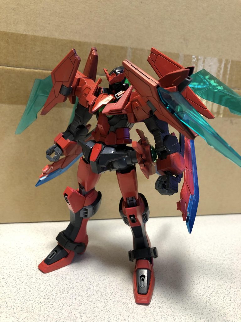 肩はトライエイジマグナム、腕はAGE1レイザーにしてるのでレイザーブレイドを付けることも。足はインフィニットジャスティス。全身凶器です。