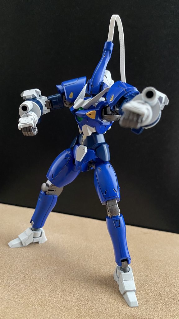 　両腕自体が、回転式弾倉のグレネードランチャーとなっており、状況に応じ様々な弾丸を装填、発射可能である。