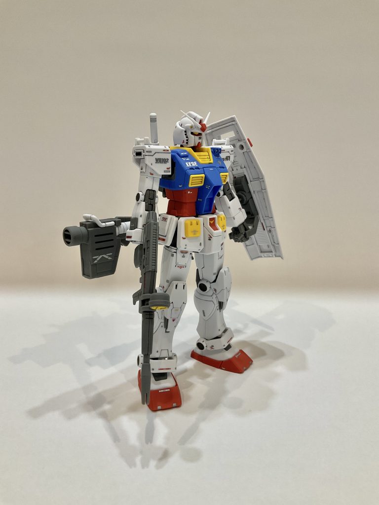 今回も箔押しのプレミアムデカールを使用しました。細かい溝部分にはシルバーを使用し、派手目の仕上げを目指しました。