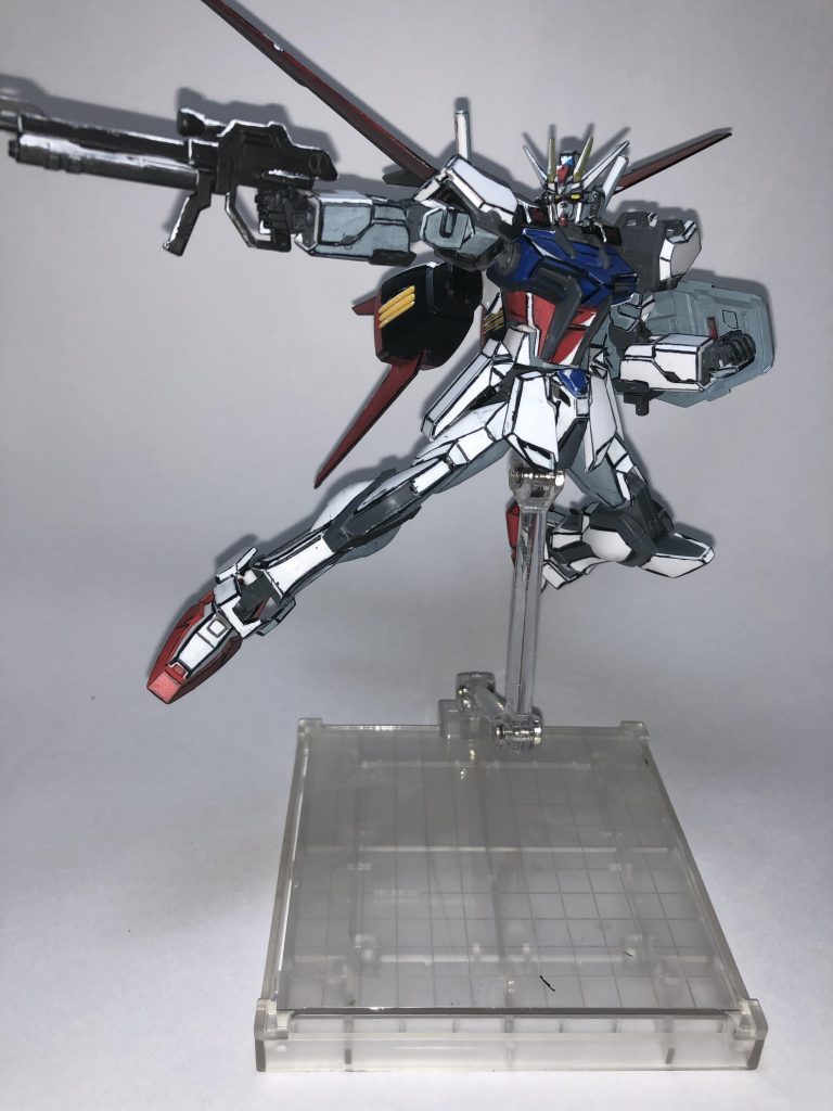 パッケージっぽいポージングを。光源の位置が違うんで再現にはなってませんがぽくないでしょうか……？