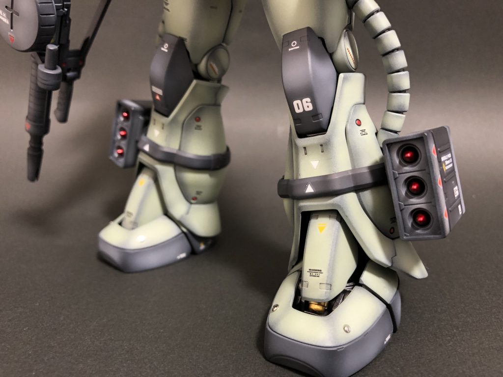 ミサイルポッドの弾頭はキャンディー塗装に。下地はいつもはシルバーですが今回はゴールドにしてみました。写真では分からないのですが黄色が若干感じられる柔らかいレッドが出る事が分かりました。次回の塗装に活かします🙋♂️