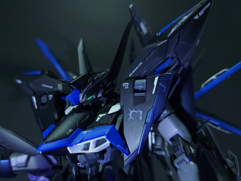 メインカラーにフィニッシャーズ・ブルーブラックとガイアノーツ・プリズムブルーブラックを使用