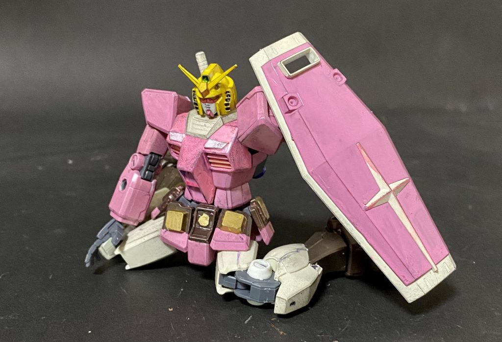 ガンプラ基準で無改造では開き足は無理っぽい😅