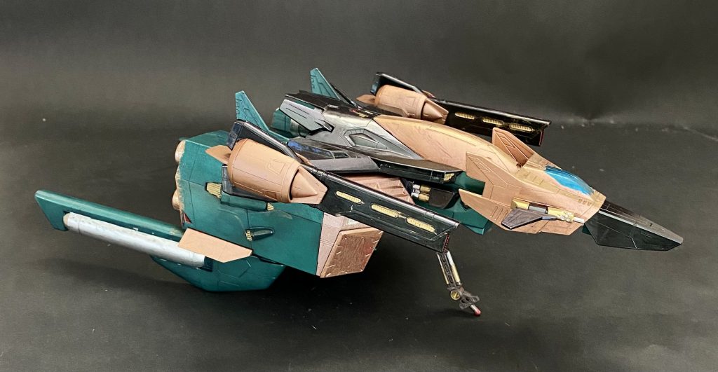 宇宙機体と言うべきか翼が無いから空適正があるのが疑問に思うな😁