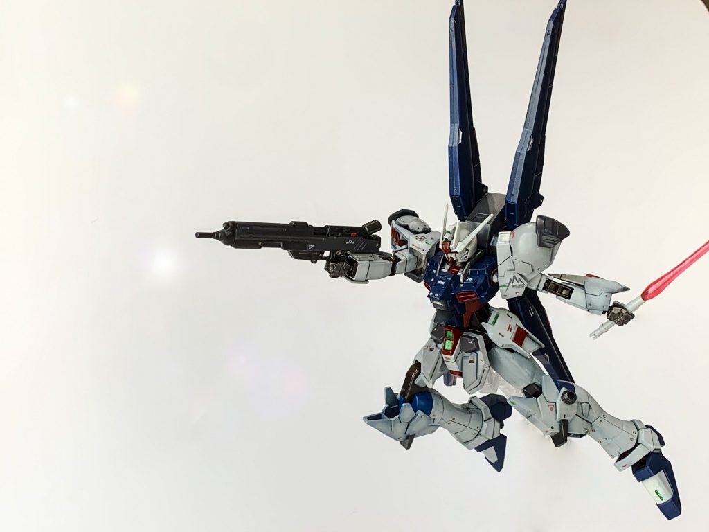 カラーリングはサンダーボルトのフルアーマーを参考にしています。サンボル版パーフェクトガンダムとパーフェクトジオング、誰か作ってくれないですかね。いつの間にかアニメも止まってるし。ダリルの続き観たいです。