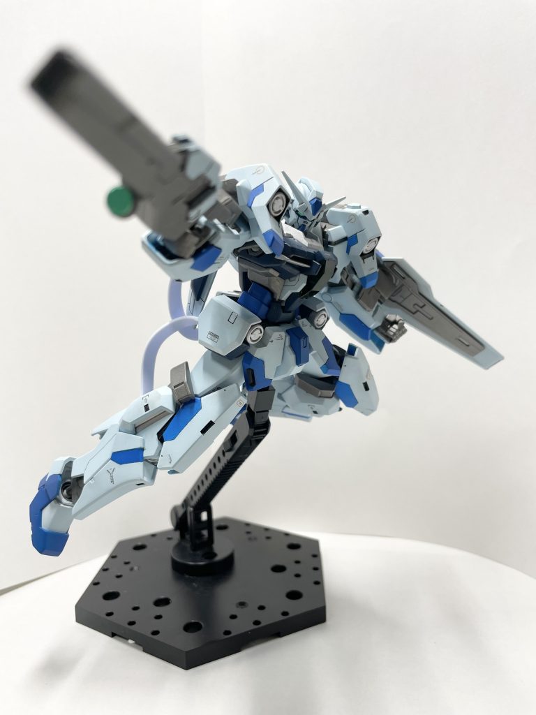 武器を持たせてポージング