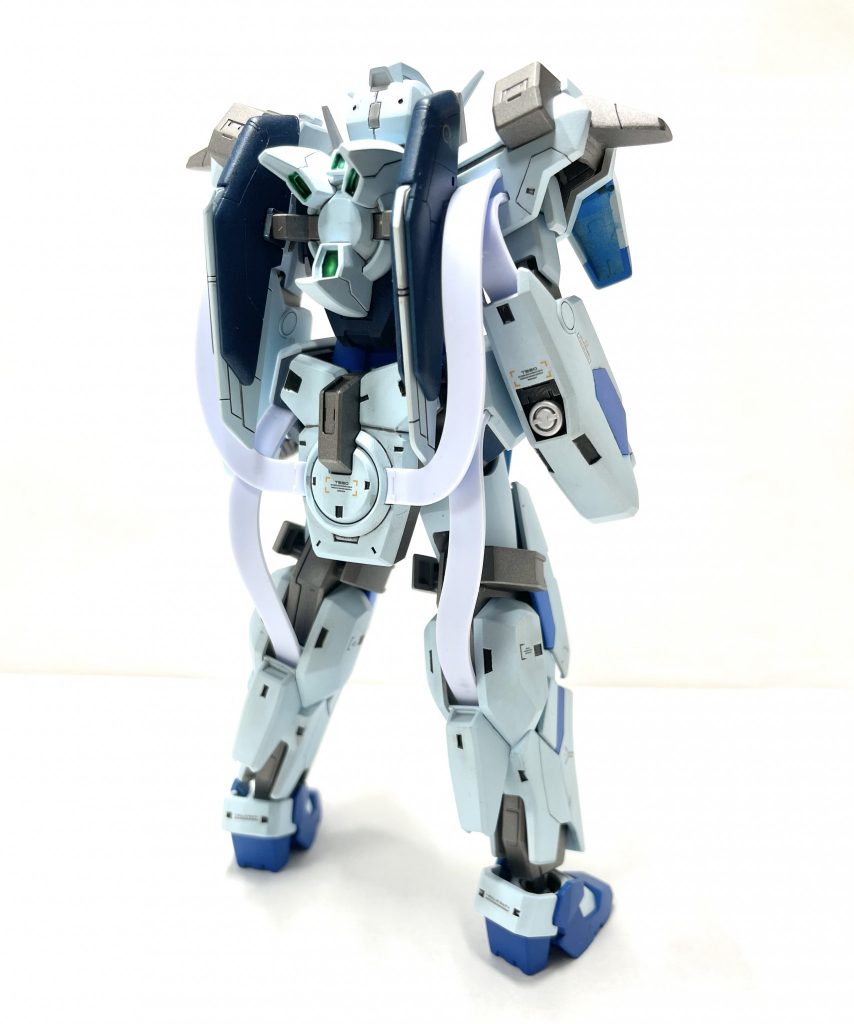 フレームは焼鉄色、スラスターなどの銀色はメタルカラーのアルミを使用しています。