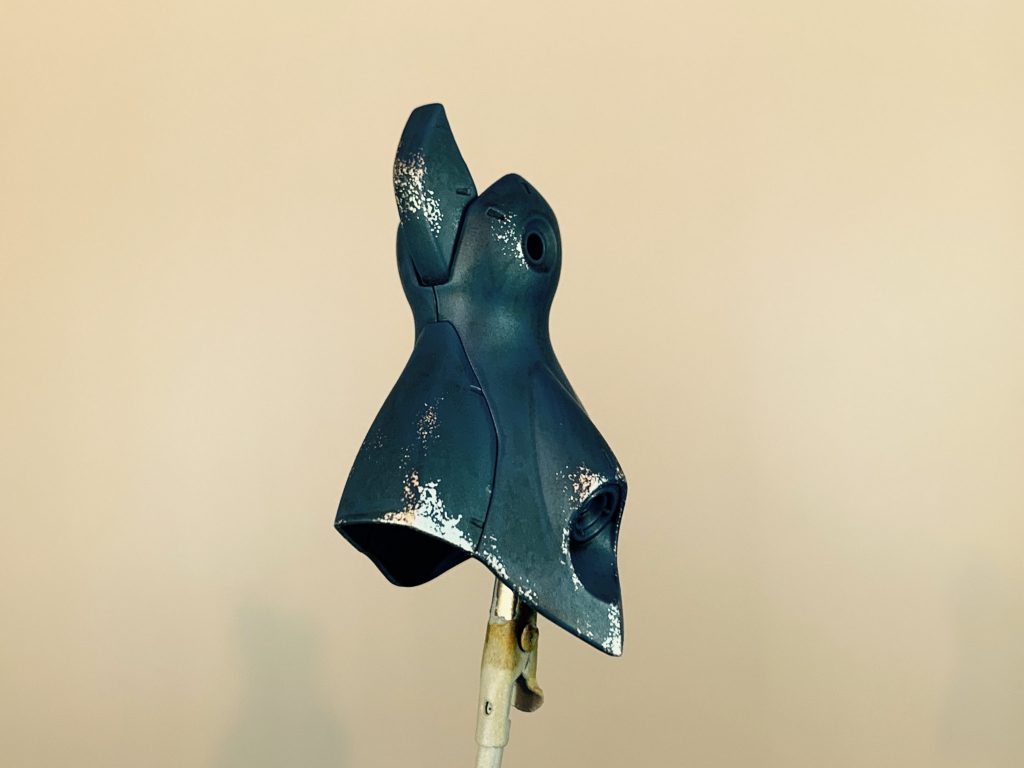 シルバーでチッピングした所に… 