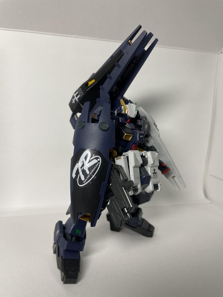 シールドブースターは別のキットから持ってきてます。