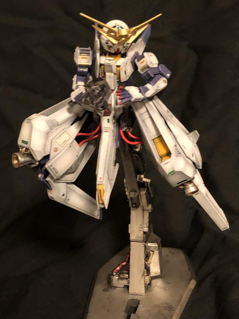 強化された出力に合わせて、排熱ダクトを増設？しています。胸部や脚部のダクトはフィン数を増やして冷却力が強化された感じを出してみました。