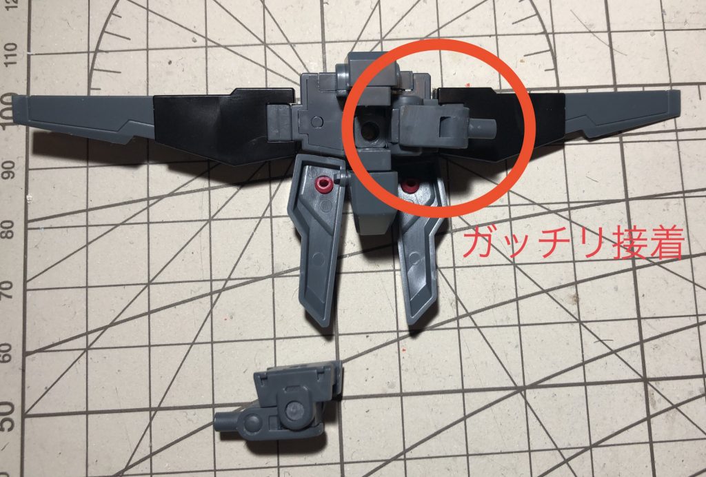 股関節はこんな感じで改修しました。ブキヤさんのジョイントセットAを使用しています。