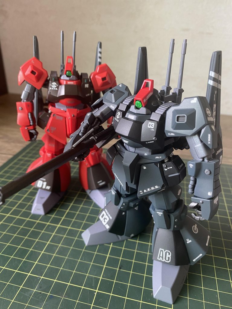 量産型とツーショット。