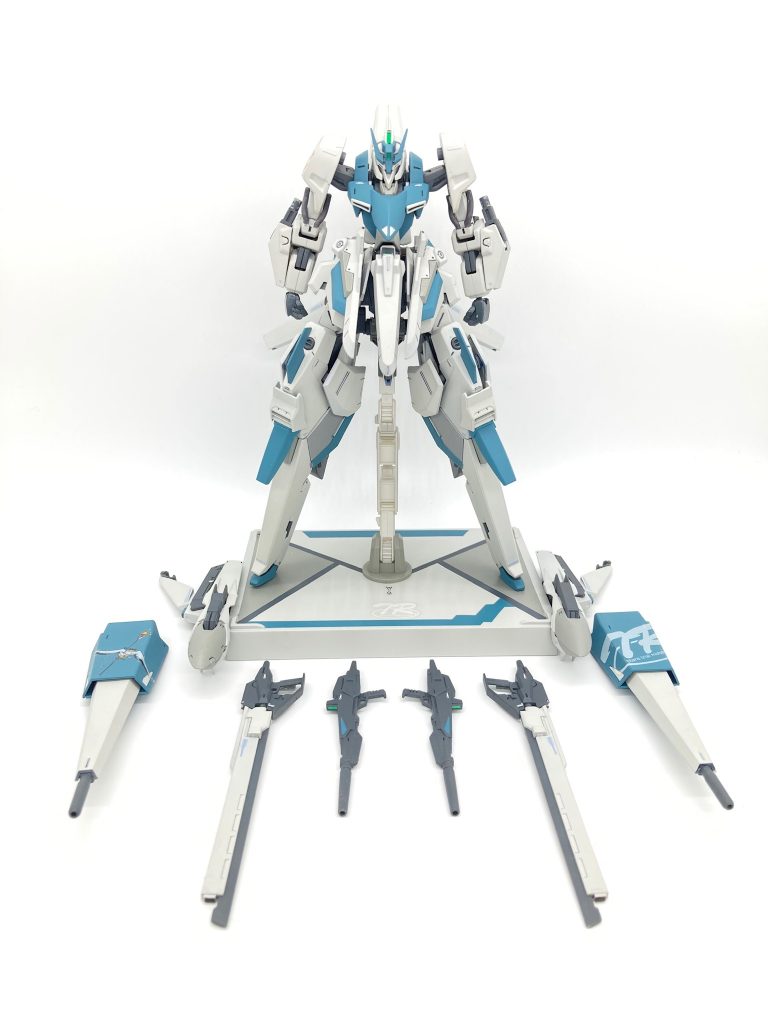 武装はフルドドⅡロングブレードライフル×2ロングブレードライフル基部ビームスプレーガンⅡ×2ビームライフル×2ムーバブルシールドバインダー×2ビームサーベル×2