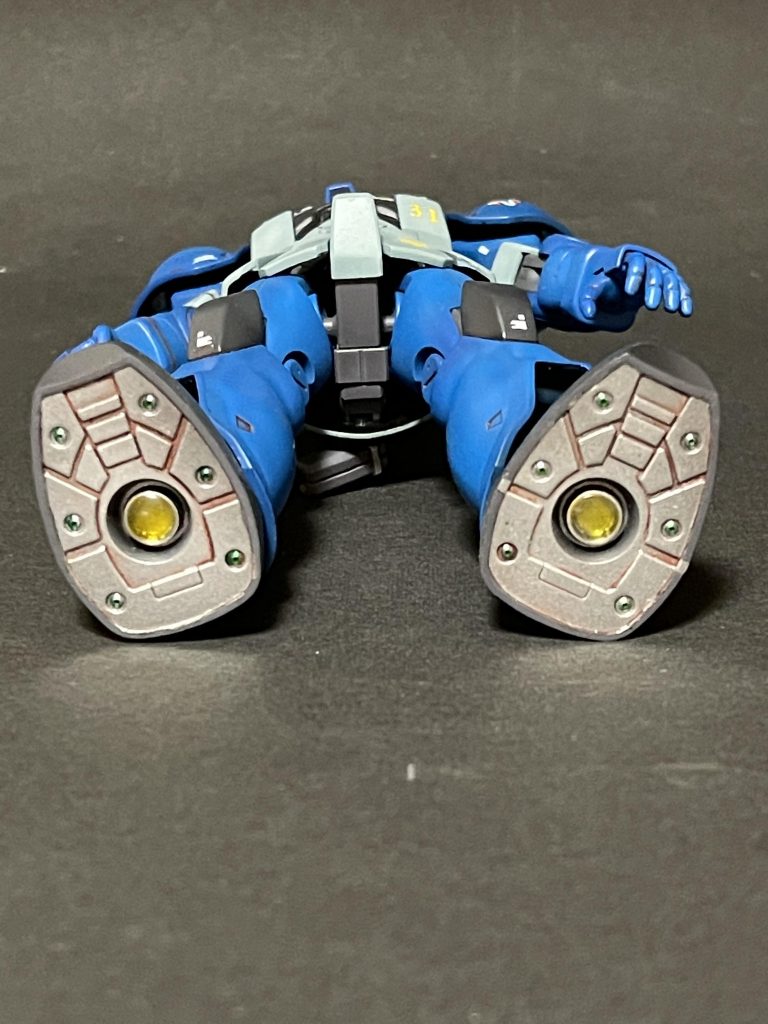 足裏バーニアはクリアレジン+クリアイエローで塗り分けました。