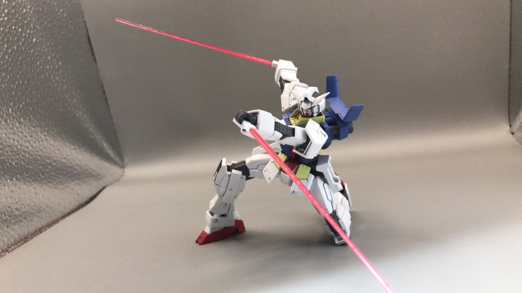 ポージング3ビームサーベル立膝ポーズも難なく決まります