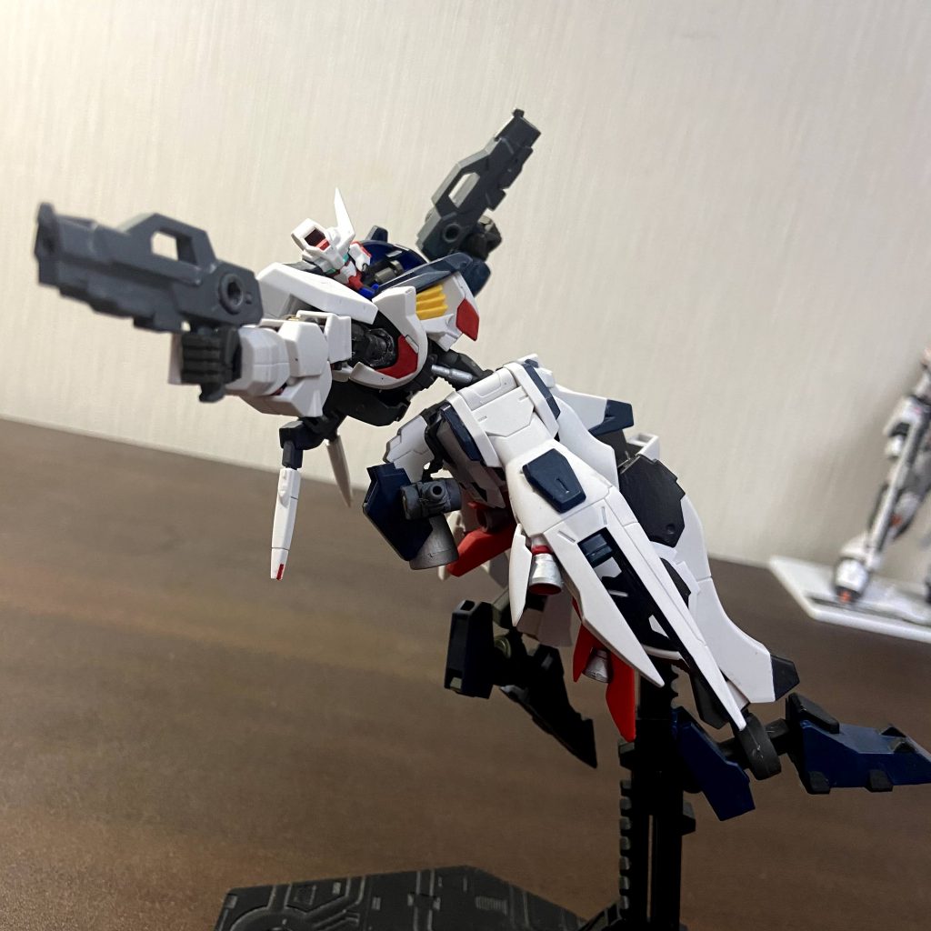 今回も大型武装をパージして身軽に戦うこともできます。