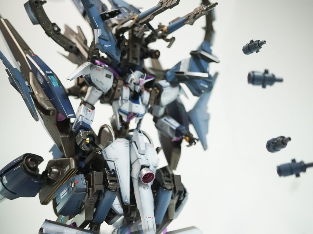 ファンネル大型機体故に生じる死角をカバー