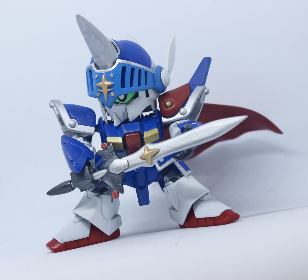 龍の盾を外した状態。胸部のディテールはあえて削り落としてあります。