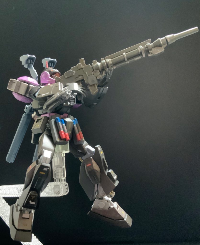 メタルギアのスネークみたいに武器現地調達もあり汎用性の高い設定と言う妄想を\(//∇//)\