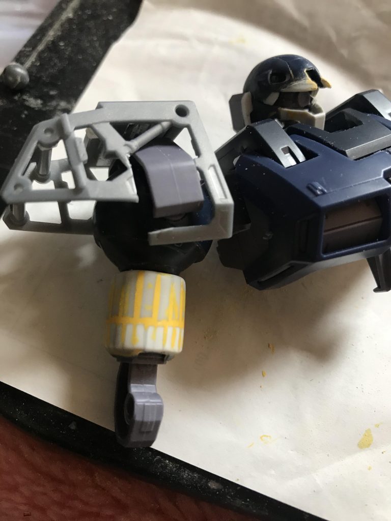 リゼルに勝るとも劣らない細い腕（笑）やっぱりガンキャノンはマッチョでしょ！