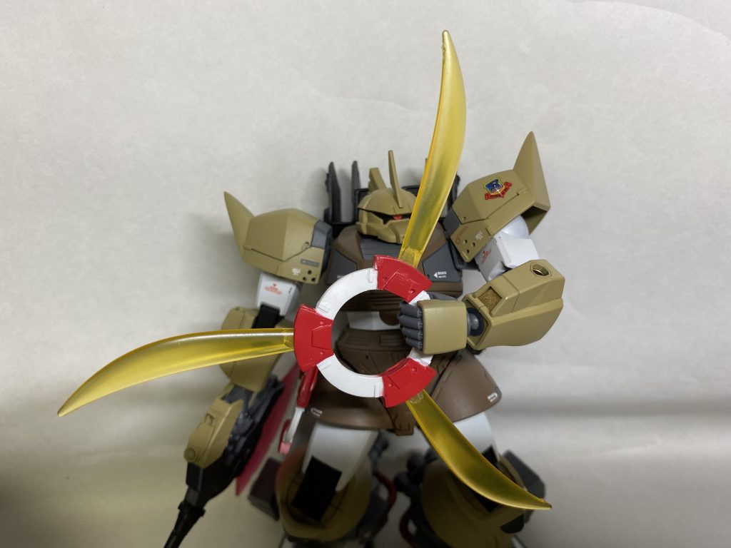 しかしマイヤー中尉、ビームチャクラムなんて特殊な武装なんで使おうと思ったんですかね、どう考えても使い辛すぎる気がしますが、、、ひょっとして実際は、メタスのビームサーベルみたいに使い捨て投擲武器として使ってたとか?