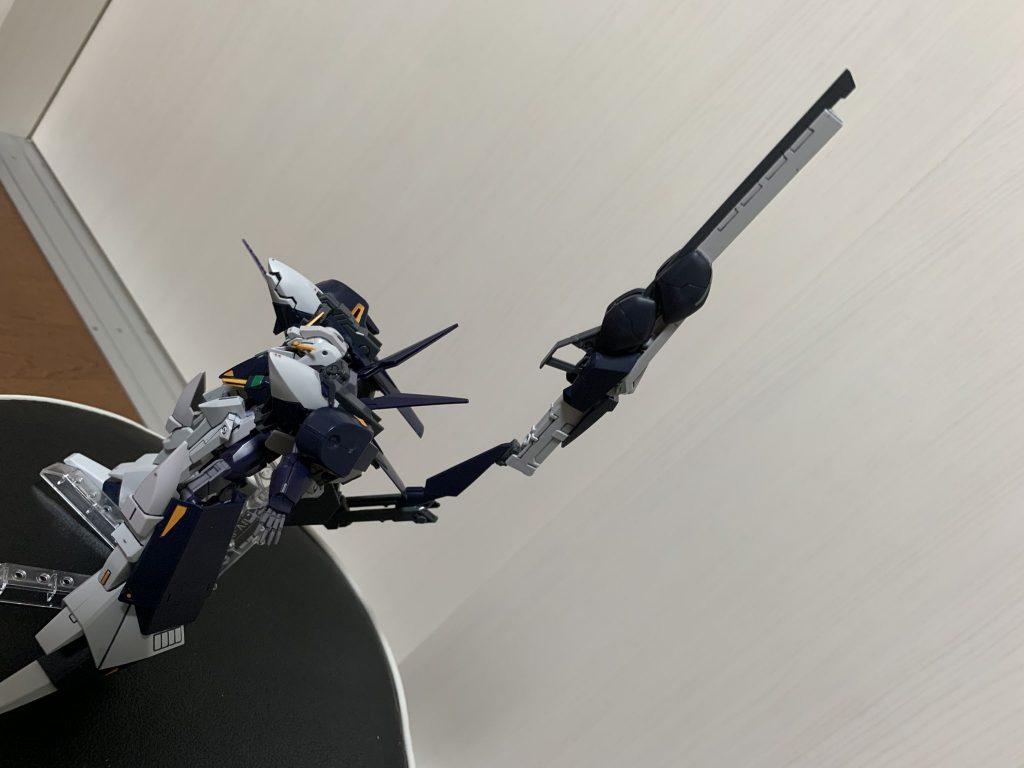 フライルーのアームをそのまま移植しており、さまざまなものを掴むことができます！