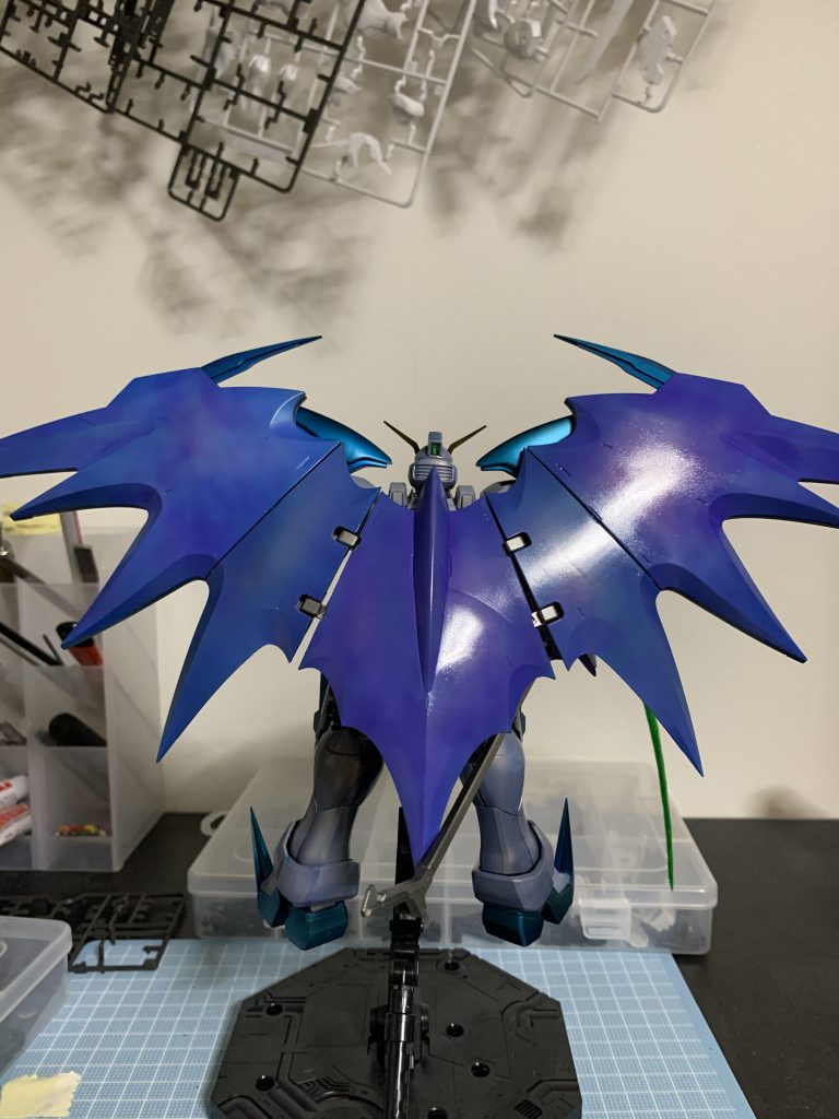 初めてのメタリック塗装だというのに…無謀にもグラデーション塗装もチャレンジして変なまだら模様に…