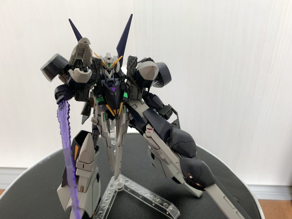 武装はアルスロングブレードライフル、ビームサーベル、右肩部ビームキャノンです！