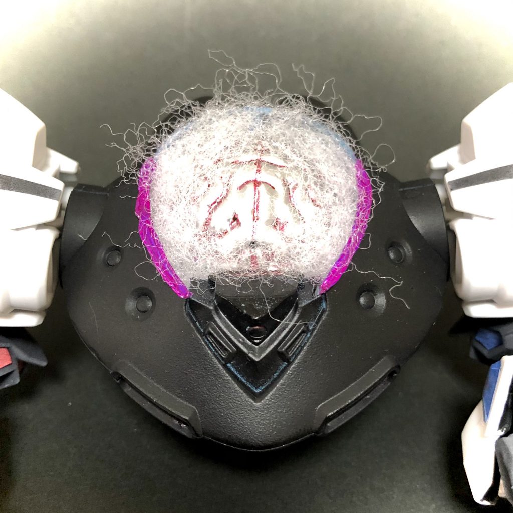 また、「GORIKI」の操作時には最大8本の腕をコントロールすることになるので、常人では制御できません。パイロットの感覚拡張のため、ニュータイプ能力の補助器官(情報処理を飛躍的に増進させる装置)としてGORIKIの中に収められているのは、巨大な「疑似脳🧠」❗️😲なおGORIKIの筐体にハイゴッグを使ったのは、ゼーゴックの影響です🤥(嘘)