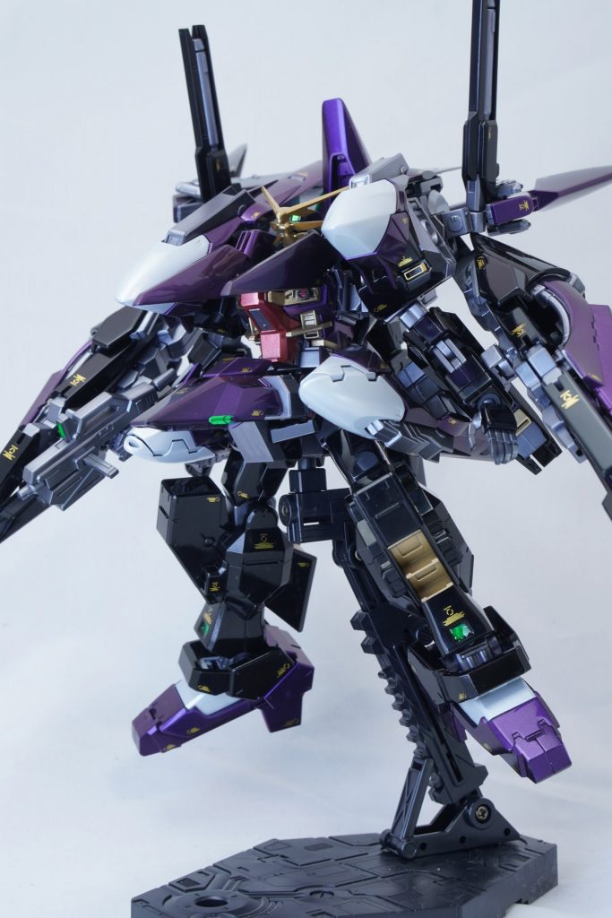 黒のテカテカ塗装がこんなに難しいとは…