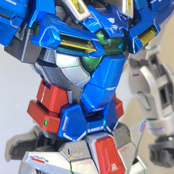 MGガンダムエクシア　キャンディ塗装完成品 MGエクシアをキャンディ、メタリック塗装しました。｜syouichi