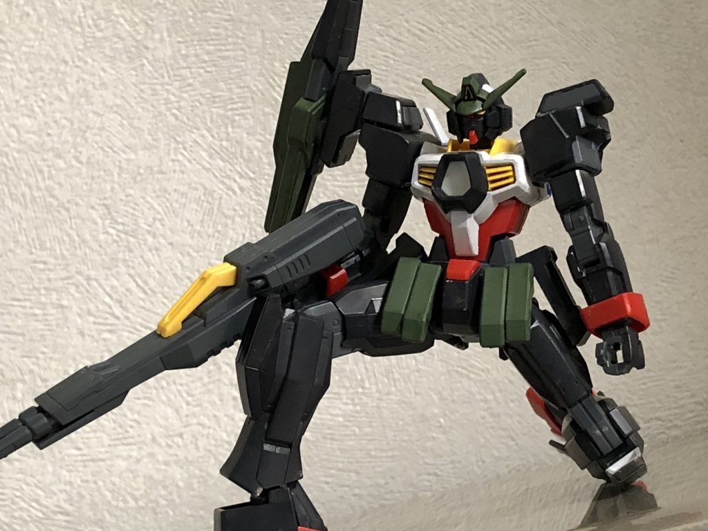 アーマーを取ってもらったらこんな感じに。一気にスリムになりました。腰にはケルディムのミサイルポッドも。