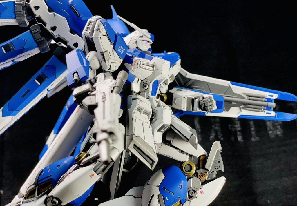 RG1/144 hi-νGUNDAM–4枚目/制作者：ジョージ