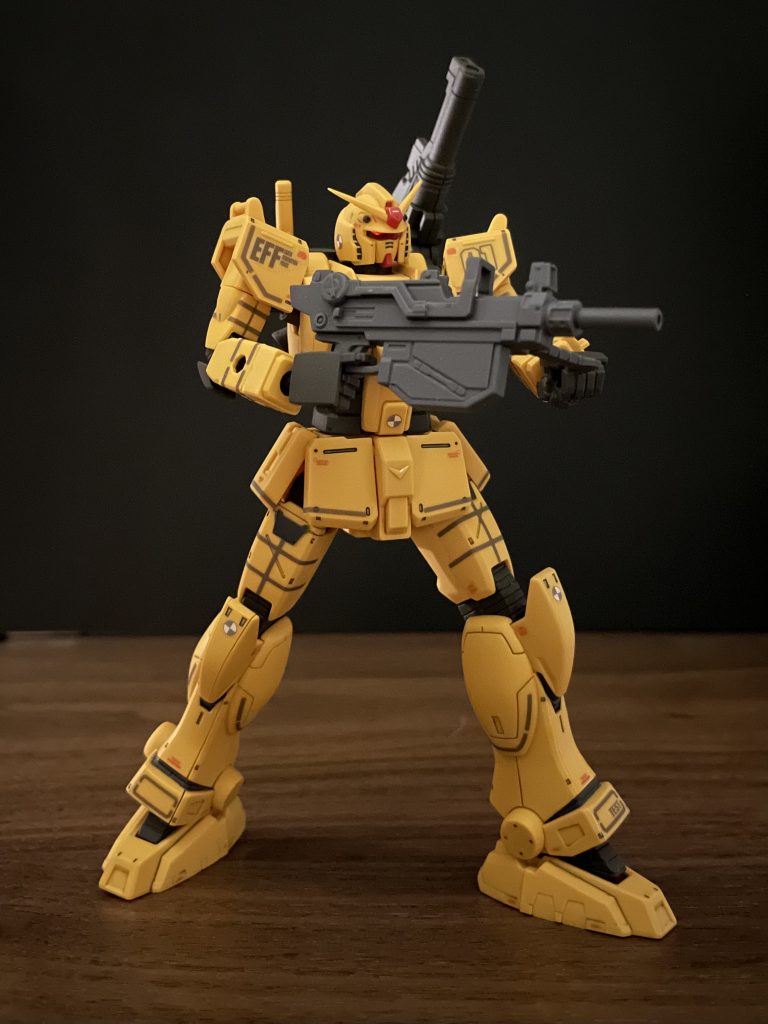 黄色いガンダム。マーキングも相まってテスト機感が強いですね。