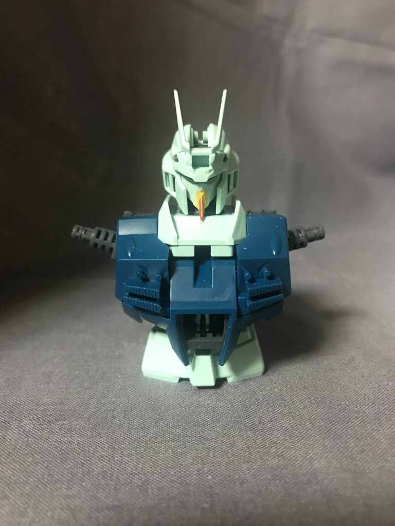 アゴをシャープに削って隙間を埋めて•••だいぶゼータ寄りにしています。