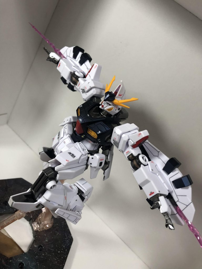 サーベル刃はビルダーパーツを使用