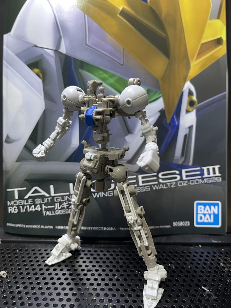 RGはフレームから組むのが楽しいですね。