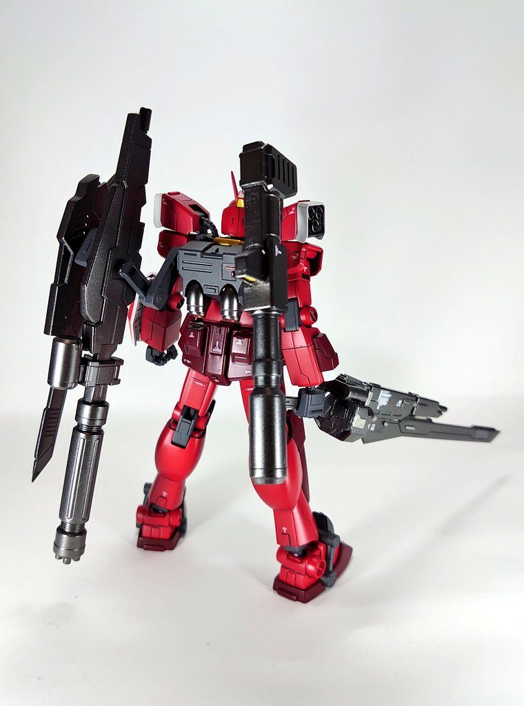 ショートソードもそのまま換装できるように、コトブキヤのMSGパーツを使いガトリングと接続してます。