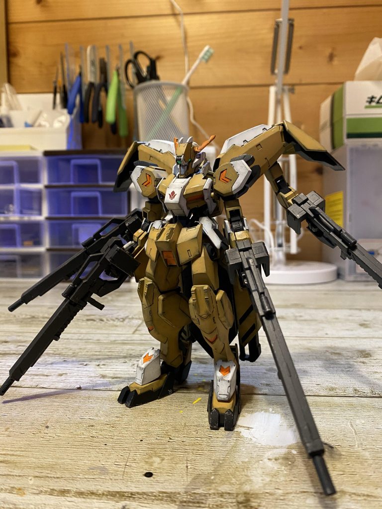 グシオンといえばこれ！120mm50口径ロングレンジライフルの四挺持ち！劇中同様めちゃカッコいいですね！しかし、残念ながらハルバードは売ってなかったので断念…。次見つけた時はぜひ装備させたいです。