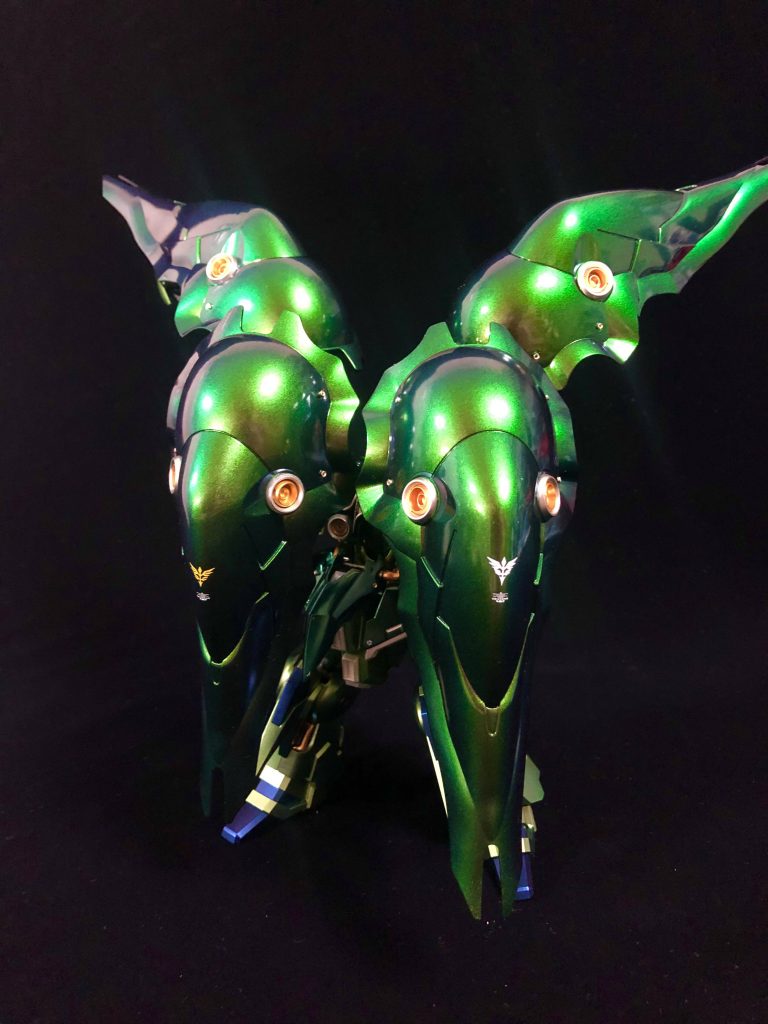 シールドモード。ビームを弾き返せそうです。