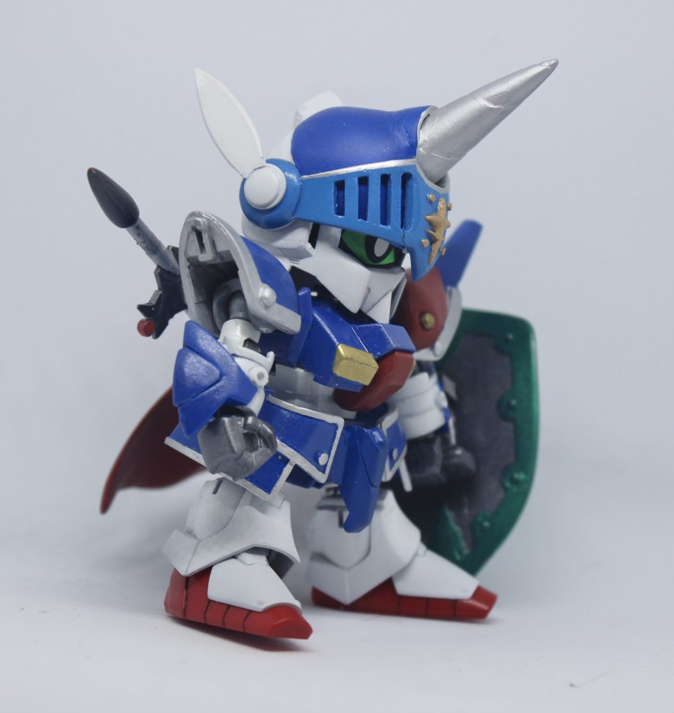 グレートソードはHGイージスナイトの物をベースに加工。背中にマウントできるようにしました。