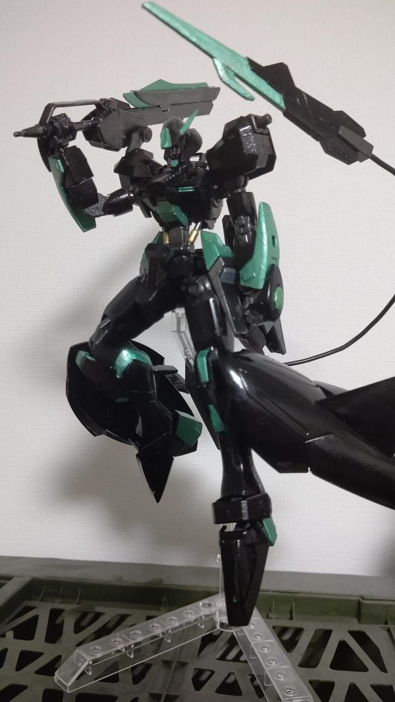 もとは別のミキシングガンプラがいて、それをさらに改造した機体になりますこの時はデスティニー要素が多かったです