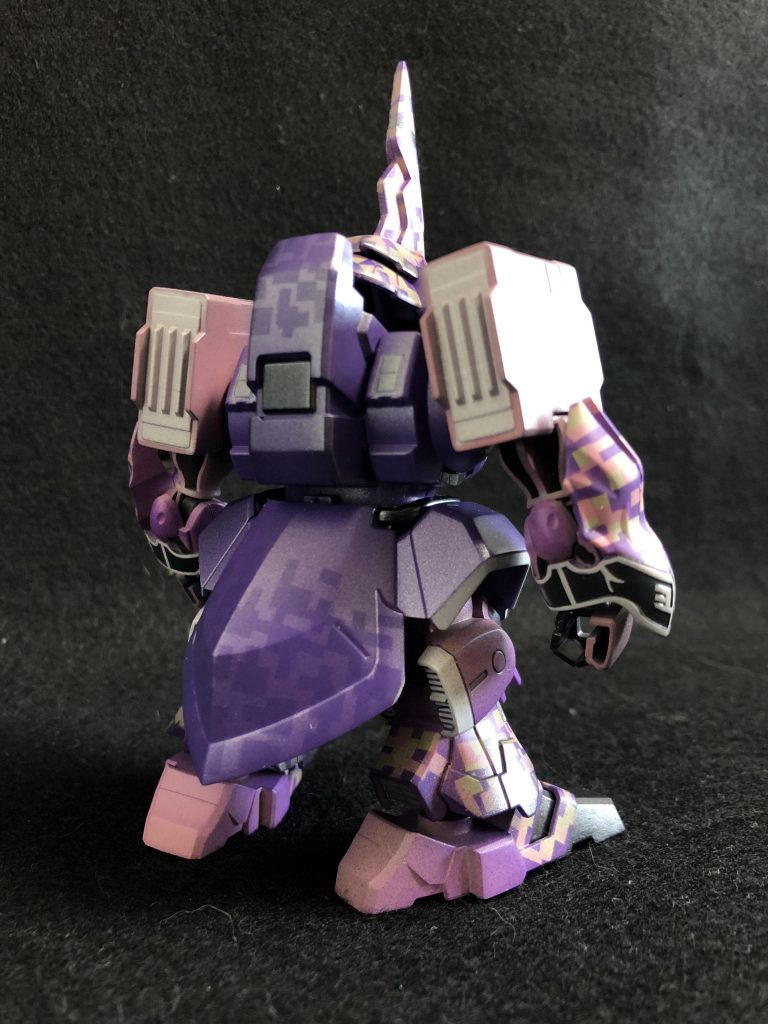 スカート部分も控えめな迷彩になっています。