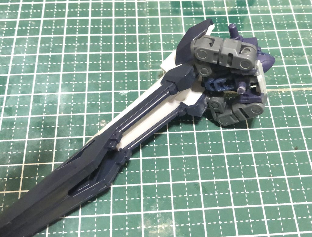 フロントのバインダーのジョイントはこのようになっています。ブキヤ様々です。