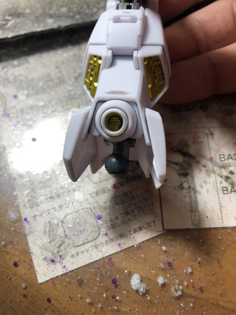 アキレス腱のスラスターも気になったので手軽にディテールアップしてあります。