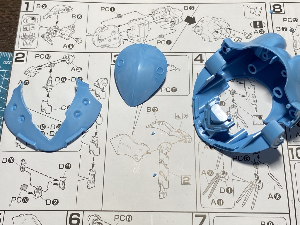 合わせ目消しする為、パーツを分割して後ハメできるように変更しました